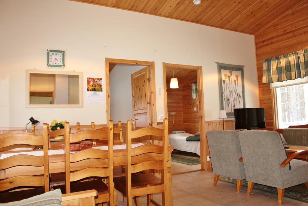 Petaejaekylae Villa Kuusamo Szoba fotó